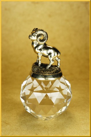 Фигурка (статуэтка) №1 на хрустальном шаре "Овен"