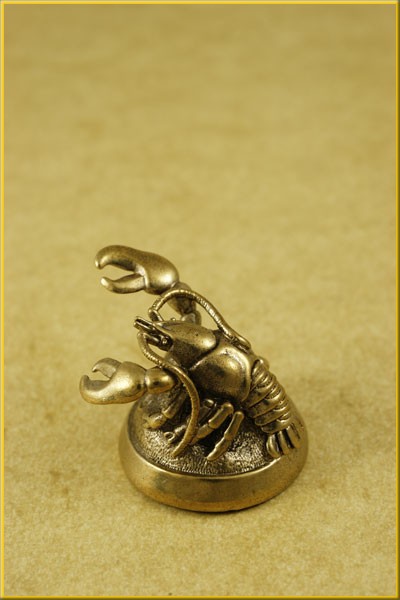 Подарок на день рождения сувенир статуэтка из бронзы