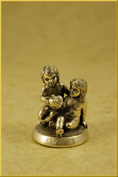 Подарок на день рождения сувенир статуэтка из бронзы