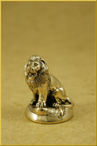 Подарок на день рождения сувенир статуэтка из бронзы