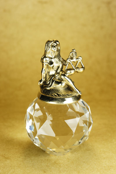 Подарок на день рождения сувенир статуэтка из бронзы на хрустальном шаре