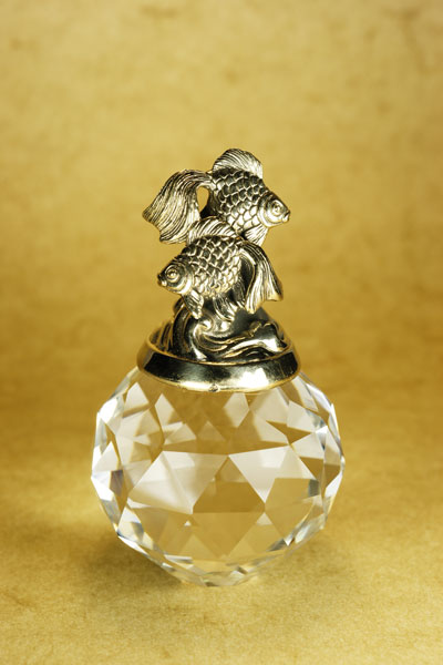 Подарок на день рождения сувенир статуэтка из бронзы на хрустальном шаре