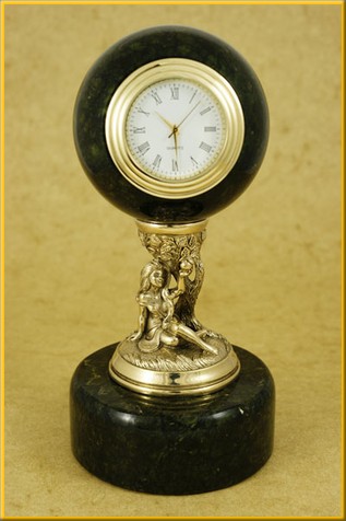 Часы в шаре на подставке "Дева"