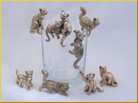 Подарок на день рождения сувенир статуэтки Кошки из бронзы