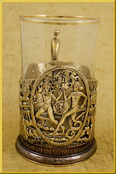 Подарок сувенир подстаканник из латуни