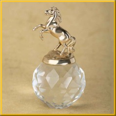 Фигурка Лошадь на хрустальном шаре