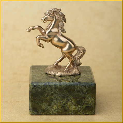 Фигурка Лошадь №1 новая на змеевике