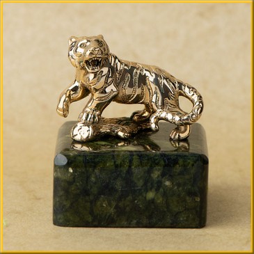 Фигурка (статуэтка) на змеевике "Тигр" №1