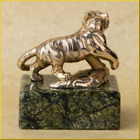 Подарок к году Тигра, символ года 2022 фигурка Тигр